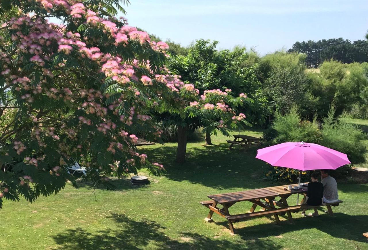 Hotel Aux Tamaris Sauzon Екстериор снимка