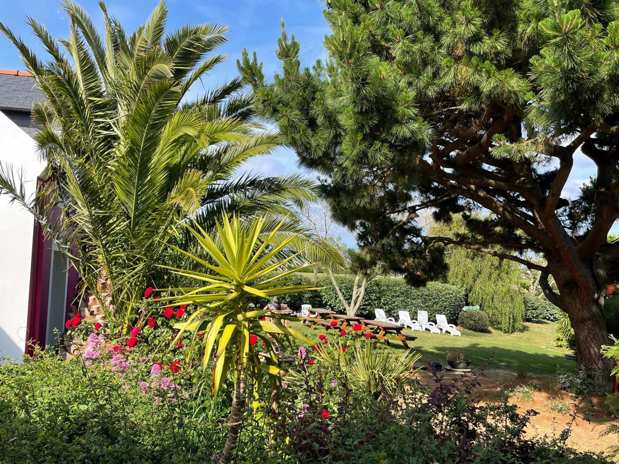 Hotel Aux Tamaris Sauzon Екстериор снимка